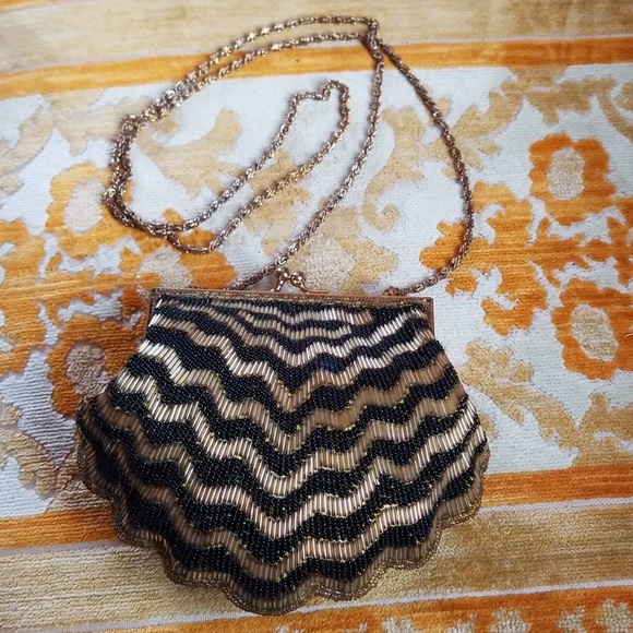 Vintage clamshell beaded purse - Picture 1 of 3